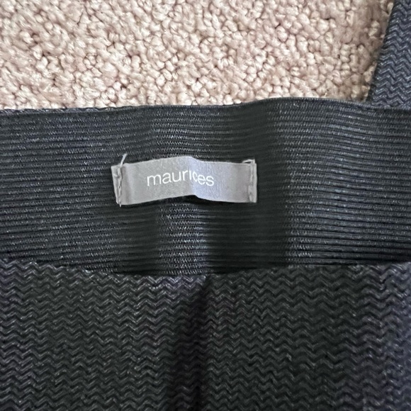 Maurice’s Stylish charcoal twill ankle Pants - Picture 4 of 7